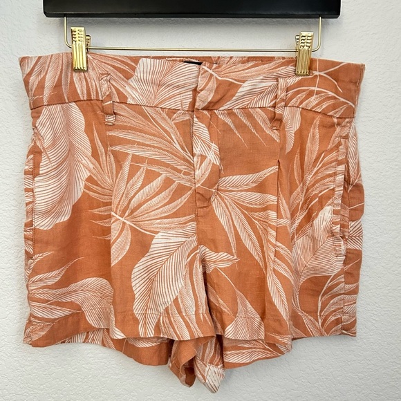 TAHARI Palms linen peach and white shorts - Picture 8 of 9